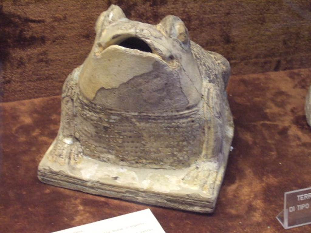 V.2.i Pompeii. Room 23, frog garden ornament found in the centre of the Rhodian peristyle. Now in Naples Archaeological Museum. Inventory number: 121323.



