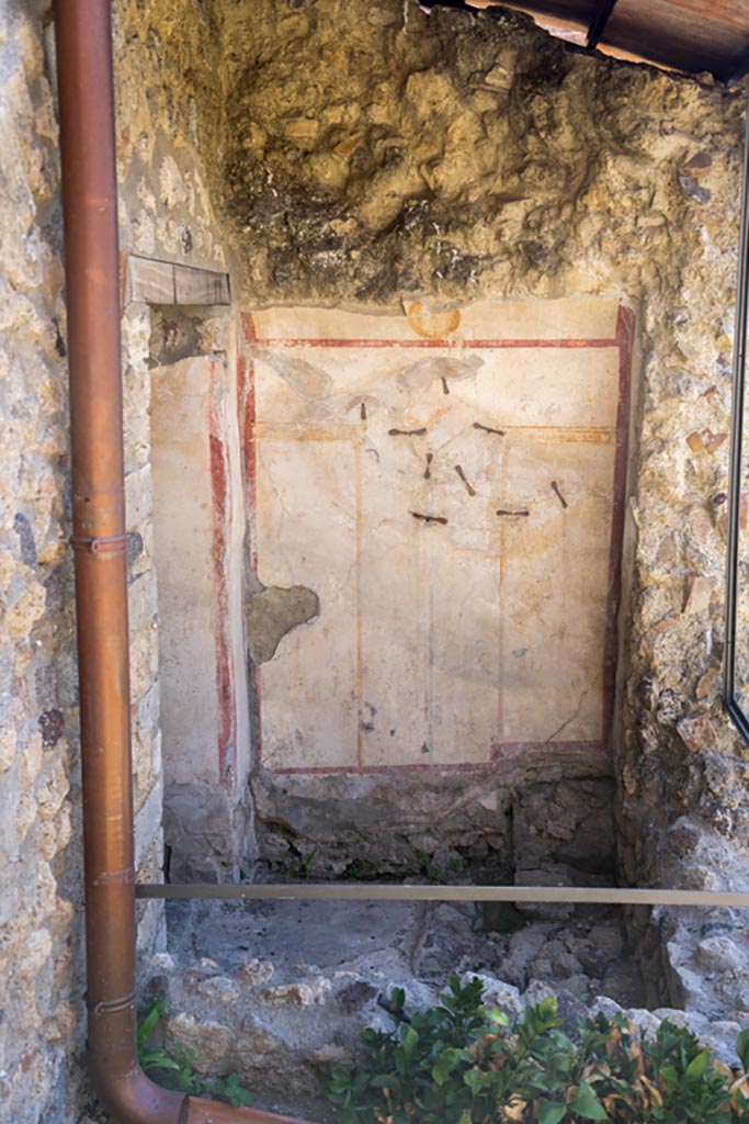 .2.i Pompeii. August 2023. 
Room 13, detail of latrine, looking towards south wall. Photo courtesy of Johannes Eber.
