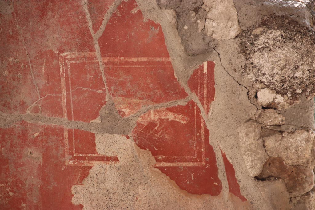 V.2 Pompeii. Casa di Orione. October 2022. Room 6, detail of painted bird from west wall. Photo courtesy of Klaus Heese.