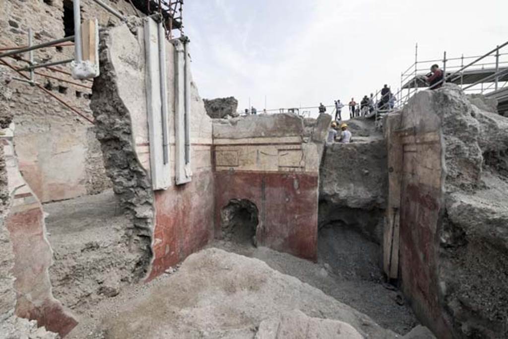 V.2.15 Pompeii. June 2018. Room A6 during 2018 excavations. Upper east wall doorway.
Photograph © Parco Archeologico di Pompei.

