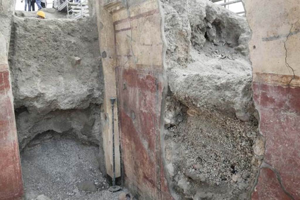 V.2.15 Pompeii. June 2018. Room A6 during 2018 excavations. South wall and south-east corner.
Photograph © Parco Archeologico di Pompei.
