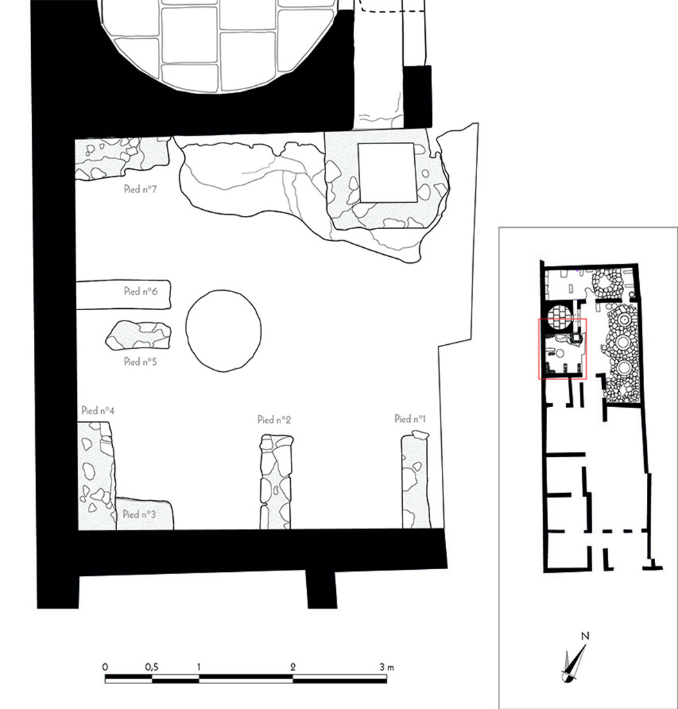 Fig. 7  Pompi, boulangerie V 4, 1-2  Relev de la salle de faonnage au sud du four.
chelle : 1/50. Relev / dessin : S. Aho / N. Monteix  EFR.
