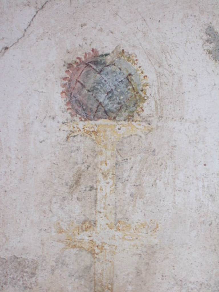 V.4.a Pompeii. May 2006. Room ‘s’, detail from painted candelabra on east wall.