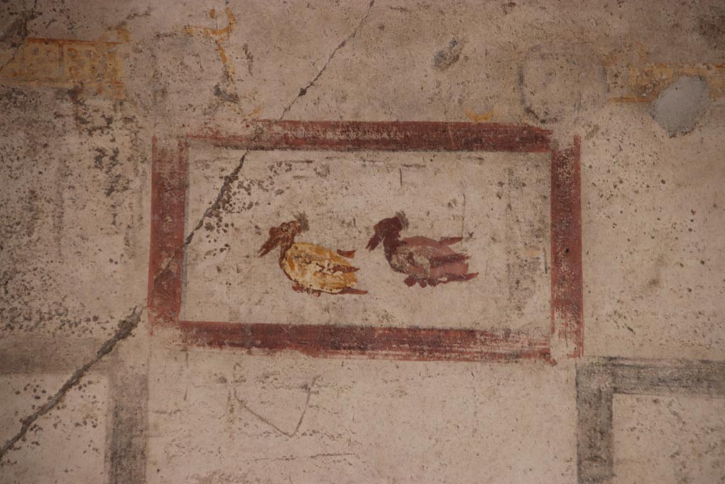 V.4.a Pompeii. October 2023. Room ‘s’, detail from upper east wall. Photo courtesy of Klaus Heese. 