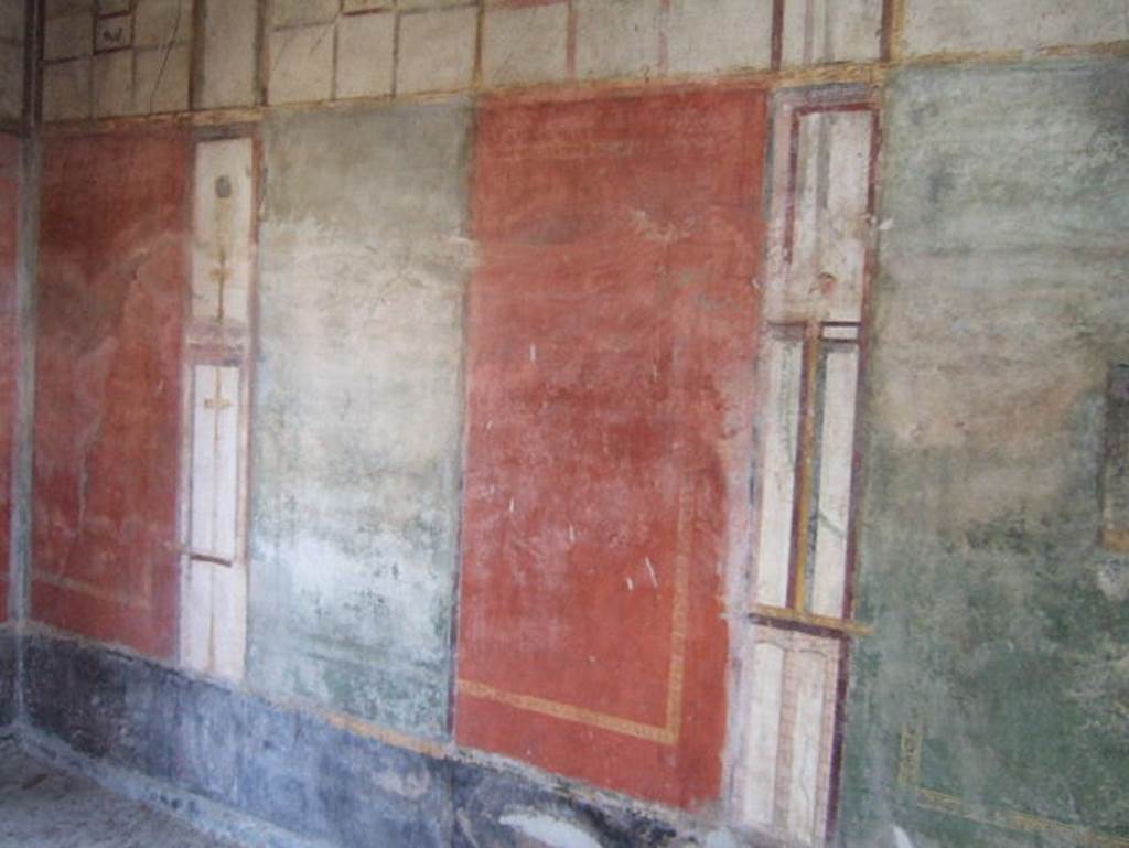 V.4.a Pompeii. May 2006. Summer triclinium, east wall.