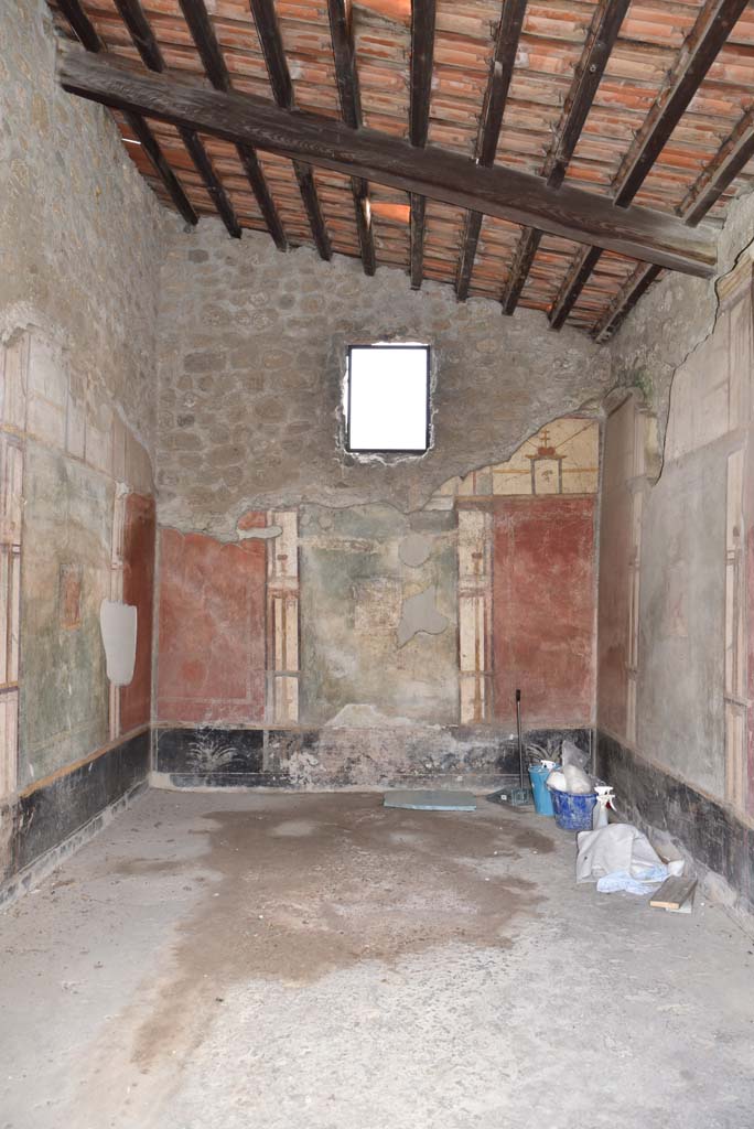 V.4.a Pompeii. March 2018. Room ‘s’, looking towards south wall.
Foto Annette Haug, ERC Grant 681269 DÉCOR.
