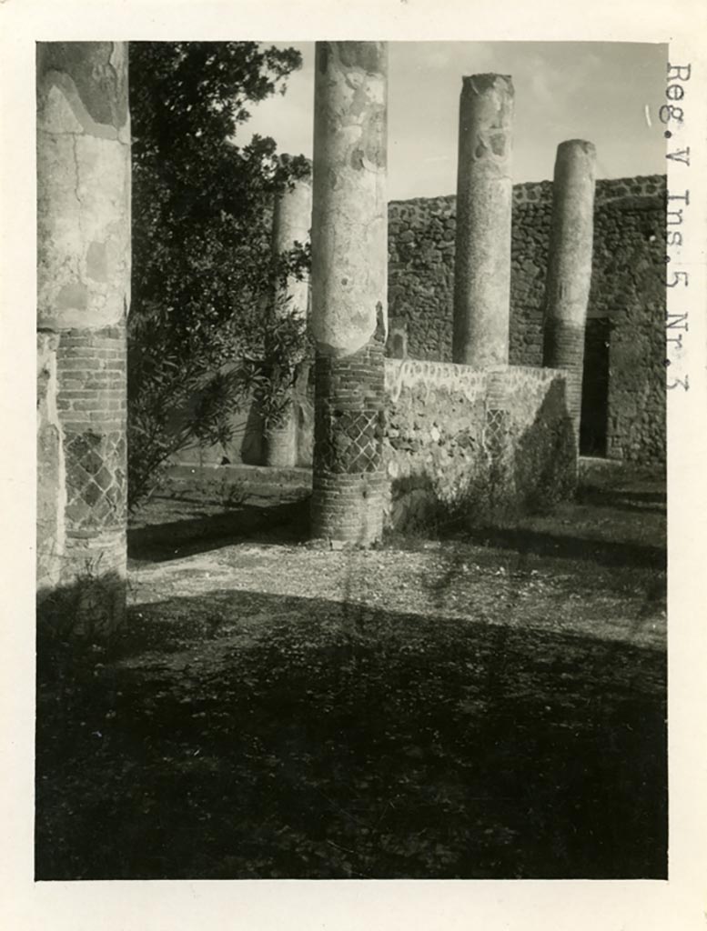 V.5.3 Pompeii. Pre-1937-39. Looking across south-east corner of peristyle.
Photo courtesy of American Academy in Rome, Photographic Archive. Warsher collection no. 1487.
