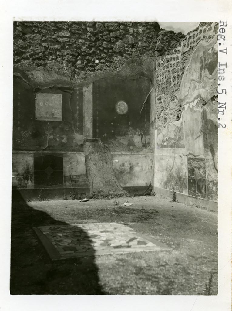 V.5.3 Pompeii but shown as V.5.2 on photo. Pre-1937-39. 
Room 13, looking west towards north-west corner.
Photo courtesy of American Academy in Rome, Photographic Archive. Warsher collection no. 1805.
