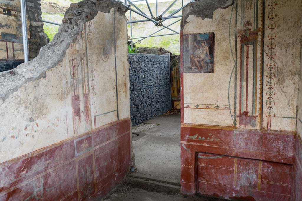 V.6.12, Pompeii. January 2020. Looking towards east wall in cubiculum with doorway to atrium. Photo courtesy of Johannes Eber.