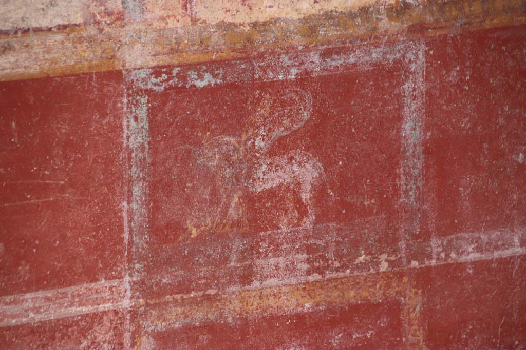 V.6.12 Pompeii. October 2020. Detail of painting of flying Pegasus or flying griffin, from zoccolo/dado on east wall. Photo courtesy of Klaus Heese.