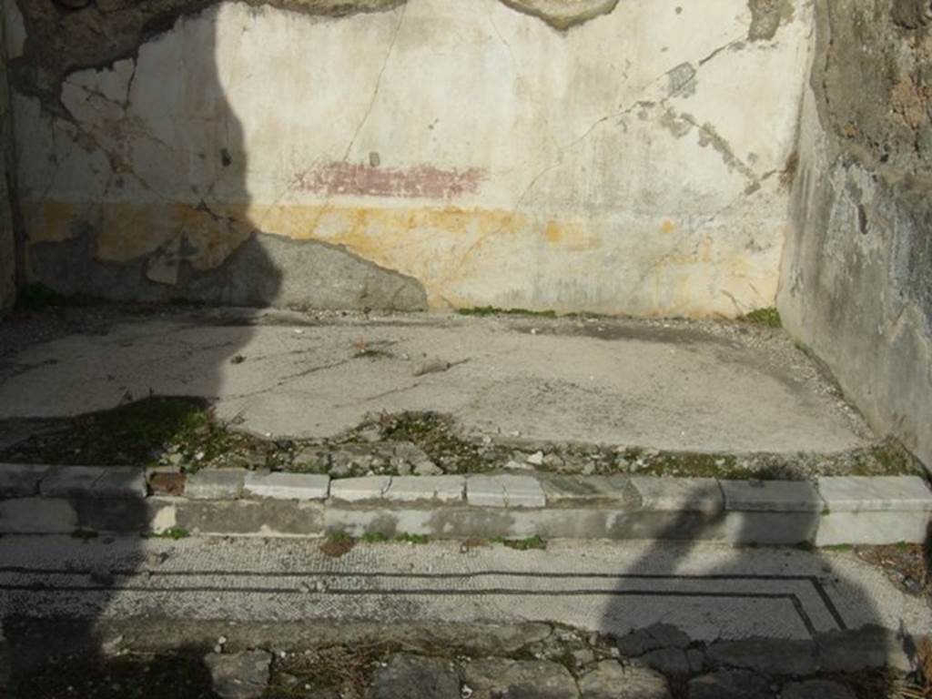 VI.1.7 House of the Vestals.  Recess and mosaic floor of room 38.