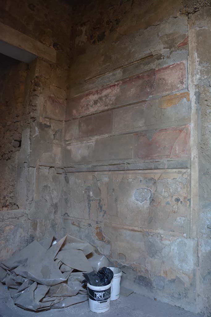 VI.2.4 Pompeii. December 2017. Looking towards north wall of rear room behind north ala.
Foto Annette Haug, ERC Grant 681269 DÉCOR.
