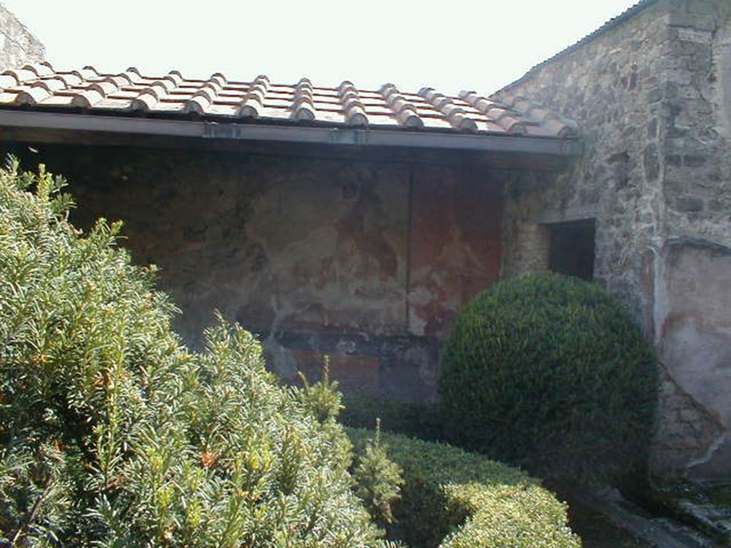 VI.2.4 Pompeii. May 2006. South wall of small garden.