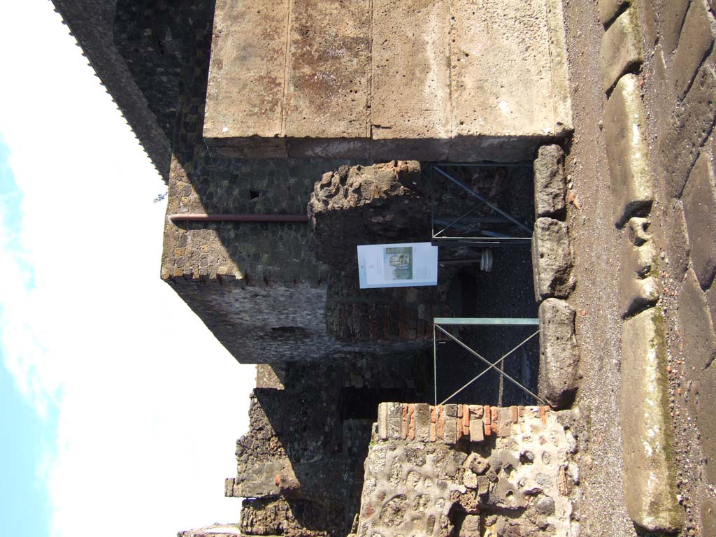VI.2.6 Pompeii. December 2005.  Looking east to 3 mills and oven.