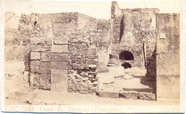 VI.2.6 Pompeii. Image by G. Sommer, c.1867. Looking east from entrance doorway on Via Consolare.
Photo courtesy of Rick Bauer
