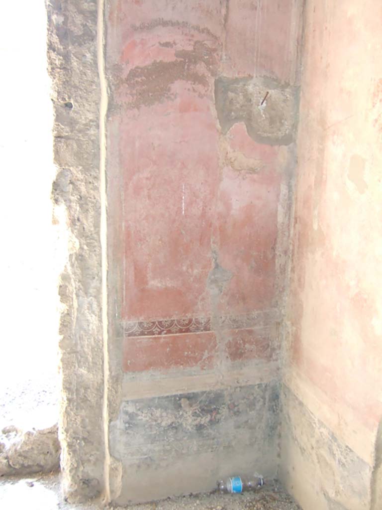 VI.2.14 Pompeii. September 2005. South-west corner of triclinium. 