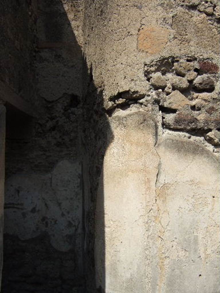 VI.2.16 Pompeii. September 2005. Wall plaster.