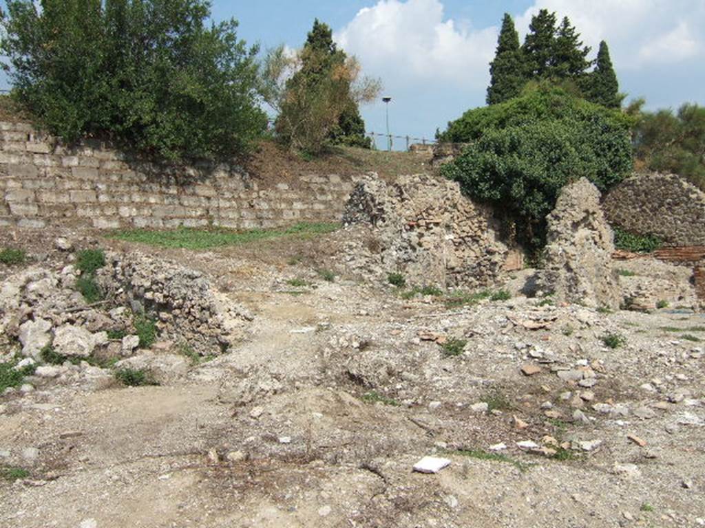 VI.2.18 Pompeii. September 2005. Remains of rooms on north side of garden area.