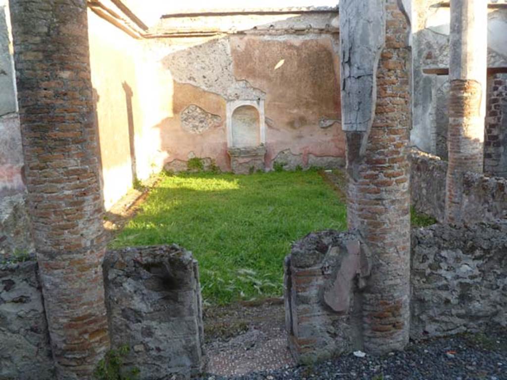 VI.2.22 Pompeii. May 2011. Looking south from north portico.