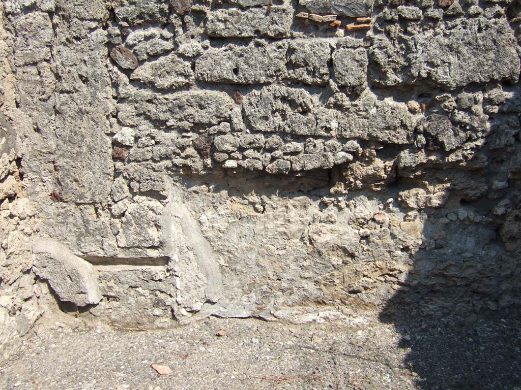 VI.2.24 Pompeii. September 2005. Recess in triclinium.  