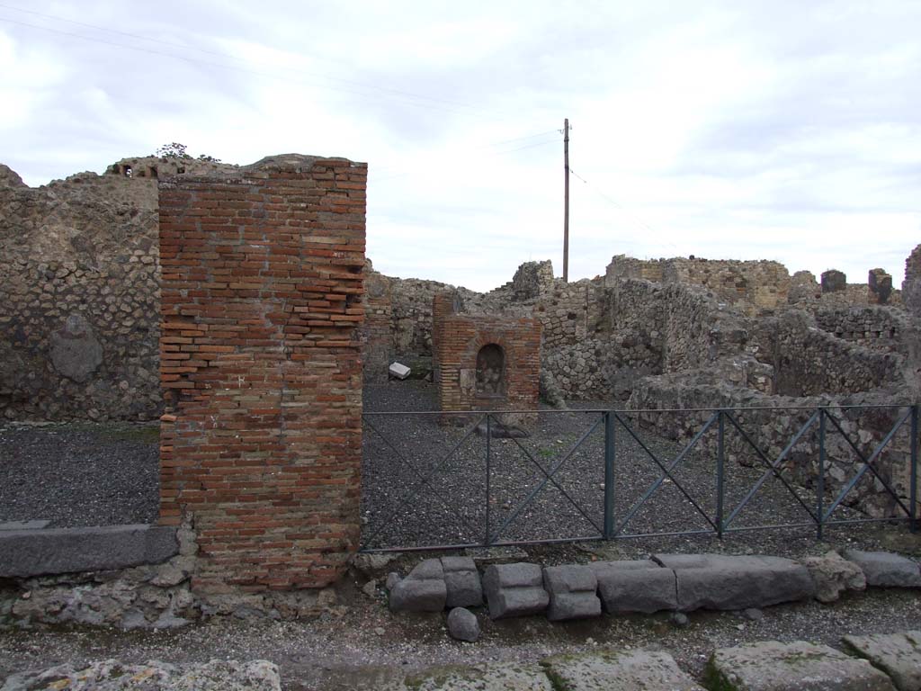 VI.3.10 Pompeii. December 2007. Entrance looking east.
