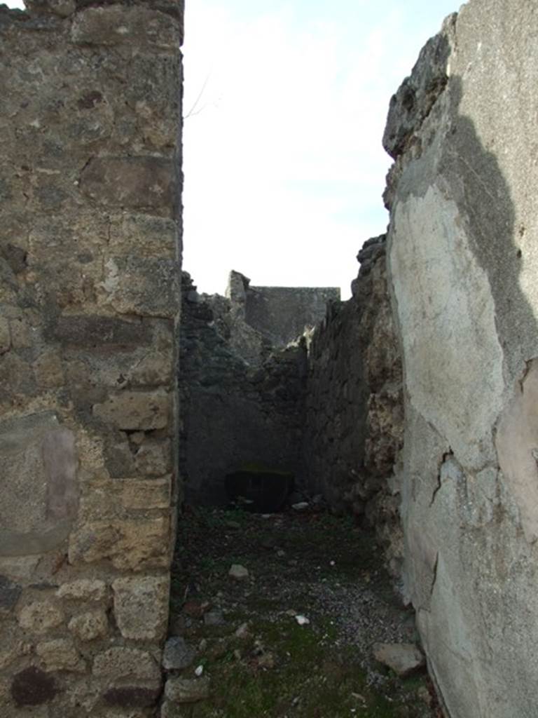 VI.5.4 Pompeii. December 2007. Ramp on the north side of room 7, possibly accessing the upper of the two repositories?.  