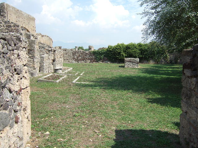 VI.5.7 Pompeii. September 2005. North side of garden, according to Eschebach, site of triclinium and five cubicula.

