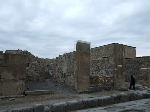 VI.6.3 Pompeii. Shop. May 2005. Entrance.