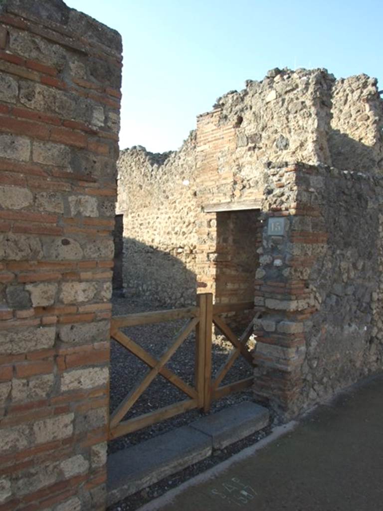 VI.7.15 Pompeii. December 2007. Entrance doorway on Via di Mercurio. 
According to Della Corte, a seal was found here that seemed to attribute the house to a certain – M. Sp(urius) Am…..   [CIL X, 8058, 82]
He gave the reference PAH: 22 Nov. 1835.  See Della Corte, M., 1965.  Case ed Abitanti di Pompei. Napoli: Fausto Fiorentino. (p.53, S.84)
According to Pagano and Prisciandaro, found in the mass of soil excavated here in November 1835, was a mark with an inscription –
M(arci) Sp() Am().       [CIL X 8058, 82].  This is now in Naples Archaeological Museum. Inventory number 4749.  See Pagano, M. and Prisciandaro, R., 2006. Studio sulle provenienze degli oggetti rinvenuti negli scavi borbonici del regno di Napoli. Naples : Nicola Longobardi. 
(p.151)  PAH II, 321.

