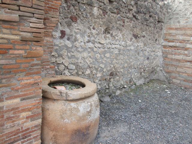 VI.8.11 Pompeii. December 2007. North wall of rear room. According to Eschebach, on the right would have been the base of the stairs to the upper floor with three steps remaining! See Eschebach, L., 1993. Gebäudeverzeichnis und Stadtplan der antiken Stadt Pompeji. Köln: Böhlau. (p.184)