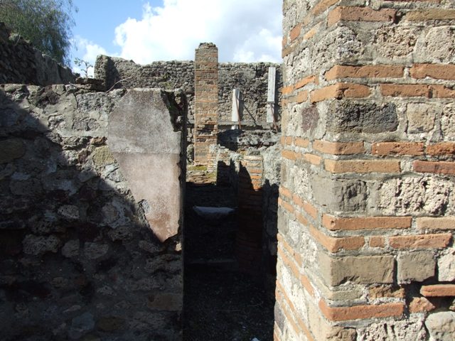VI.8.20 Pompeii. March 2009.  West wall to rear of Vat 2.