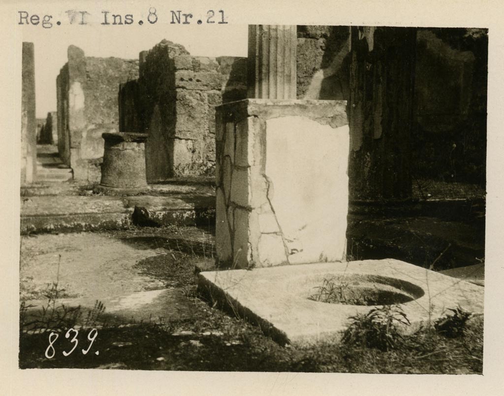 VI.8.21 Pompeii. Pre-1937-39. Looking east across impluvium in atrium.
Photo courtesy of American Academy in Rome, Photographic Archive. Warsher collection no. 839.
