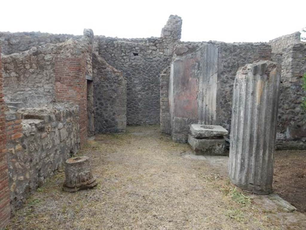 VI.8.22 Pompeii. May 2017. Room 6, looking south along portico area at south end of garden.  On the left behind the wall is the oecus. Photo courtesy of Buzz Ferebee.
