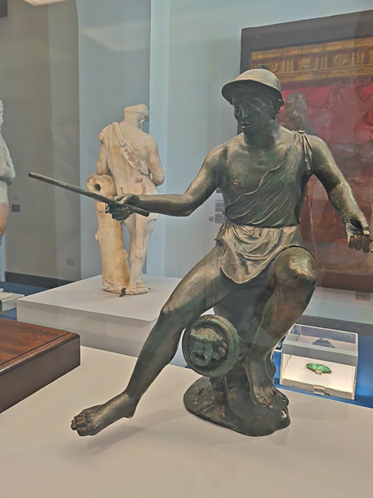 VI.8.23 Pompeii. October 2023. 
Bronze fountain figure of a fisherman, inv. 4994. Photo courtesy of Giuseppe Ciaramella. 
On display in “L’altra MANN” exhibition, October 2023, at Naples Archaeological Museum. 

