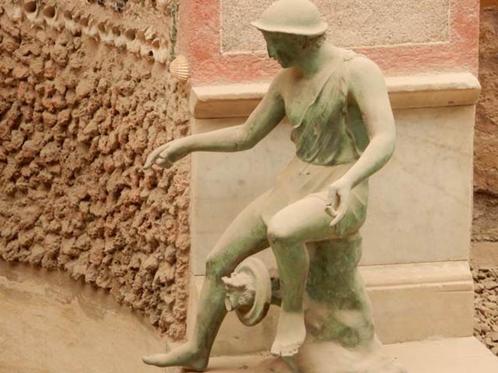 VI.8.23 Pompeii. May 2017. Bronze statue of a fisherman. Photo courtesy of Buzz Ferebee.