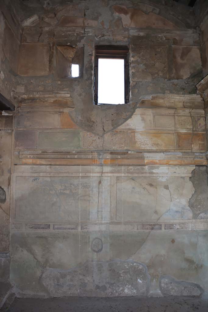 VI.9.3 Pompeii. September 2019. Cubiculum 3, west wall.
Foto Annette Haug, ERC Grant 681269 DCOR.
