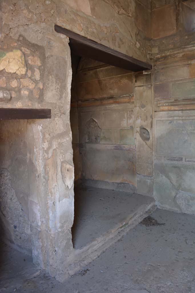 VI.9.3 Pompeii. September 2019. Cubiculum 3, alcove in south wall of cubiculum.
Foto Annette Haug, ERC Grant 681269 DCOR.
