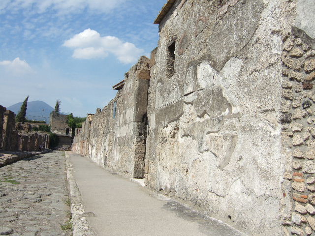VI.9.6 Pompeii. May 2012. Looking east towards entrance doorway on Via di Mercurio. Photo courtesy of Buzz Ferebee.
