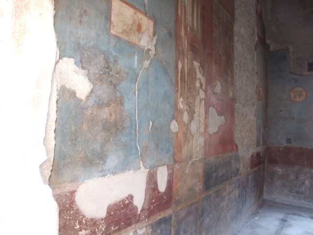 VI.9.6 Pompeii.  March 2009.  Room 8.  North wall.