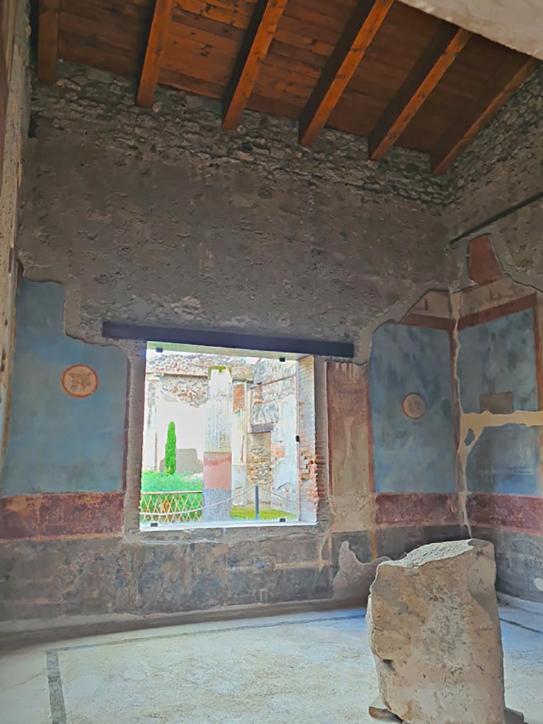 VI.9.6 Pompeii. November 2023. 
Room 8, looking towards east wall from doorway. Photo courtesy of Giuseppe Ciaramella.
