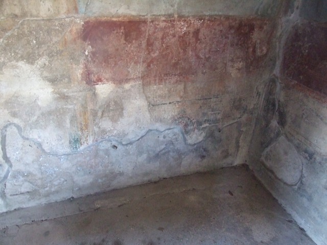 VI.9.6 Pompeii. March 2009. Room 8, lower east wall in south-east corner.

