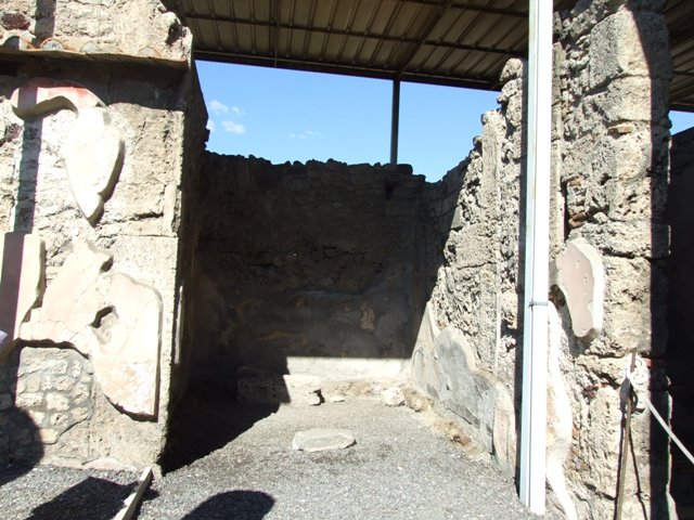 231521 Bestand-D-DAI-ROM-W.805.jpg
VI.9.6 Pompeii. W.805. Room 3, looking towards north side of atrium, with base for arca and doorway to room 11 (on right).
Photo by Tatiana Warscher. With kind permission of DAI Rome, whose copyright it remains. 
See http://arachne.uni-koeln.de/item/marbilderbestand/231521  

