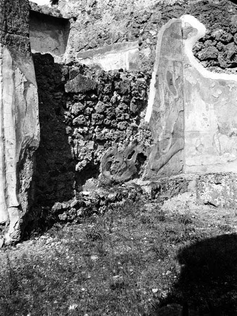 231518 Bestand-D-DAI-ROM-W.786.jpg
VI.9.6 Pompeii. W.786.  Room 3, looking east along the north side of the atrium towards corridor 10, to pseudo-peristyle. The doorway to room 12 is on the left.
Photo by Tatiana Warscher. With kind permission of DAI Rome, whose copyright it remains. 
See http://arachne.uni-koeln.de/item/marbilderbestand/231518 
