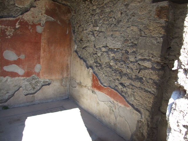 231058 Bestand-D-DAI-ROM-W.828.jpg
VI.9.6 Pompeii. W..828. Room 12, detail from north wall of cubiculum.
Photo by Tatiana Warscher. With kind permission of DAI Rome, whose copyright it remains. 
See http://arachne.uni-koeln.de/item/marbilderbestand/231058 
