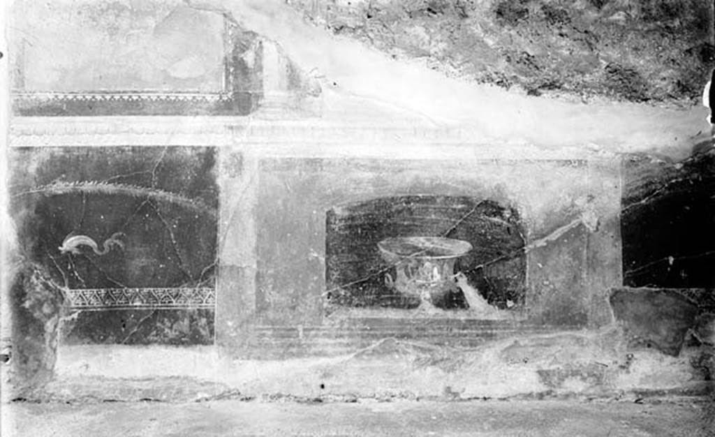 VI.9.6 Pompeii. W.282. 
Room 6, wall decoration from the dado on the south wall of the portico, west of the entrance doorway to the atrium of VI.9.7.
Photo by Tatiana Warscher. Photo © Deutsches Archäologisches Institut, Abteilung Rom, Arkiv. 

