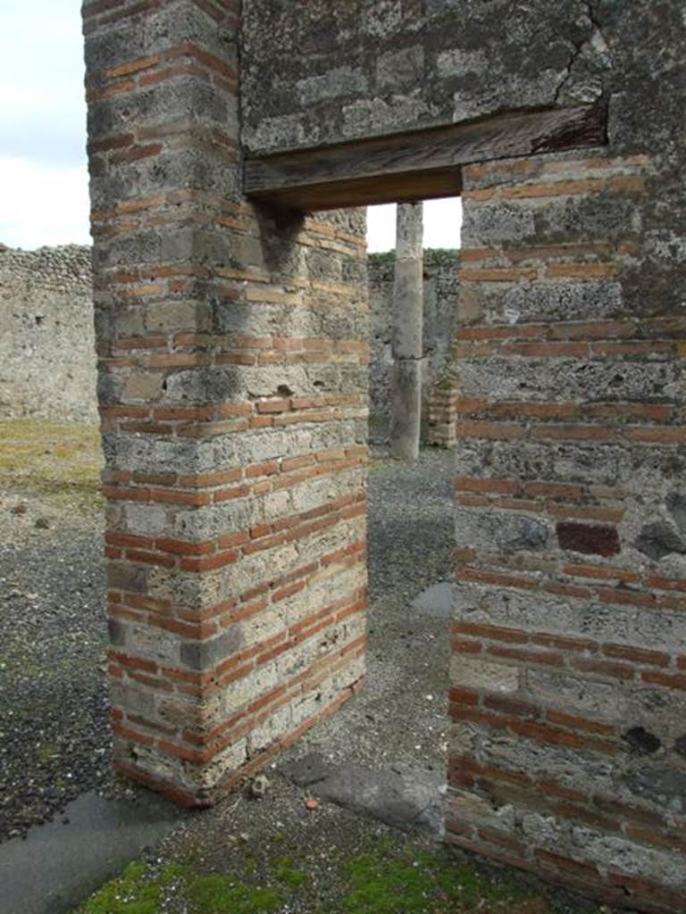 VI.10.6 Pompeii. March 2009. Room 14, looking through south door of exedra, to the rear garden area.