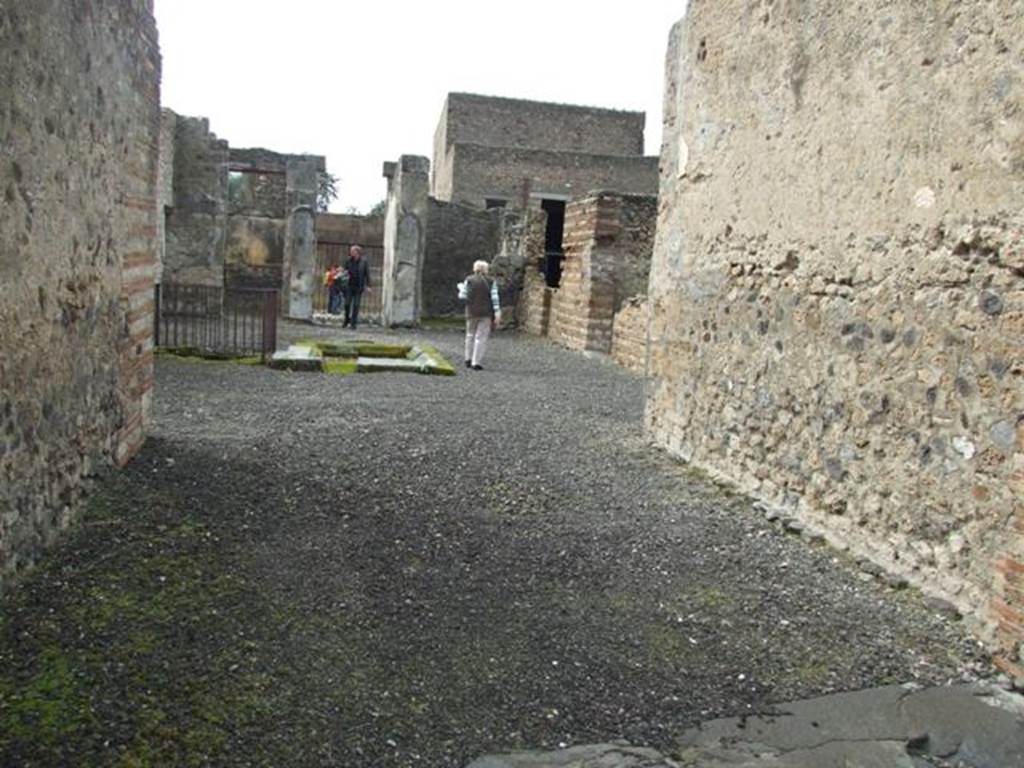 VI.10.6 Pompeii. March 2009. Room 5, looking west across tablinum, across atrium towards entrance doorway.
