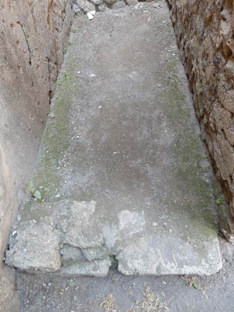 VI.12.2 Pompeii. May 2015. Looking east from base of steps along line of stairs to upper floor. Photo courtesy of Buzz Ferebee.

