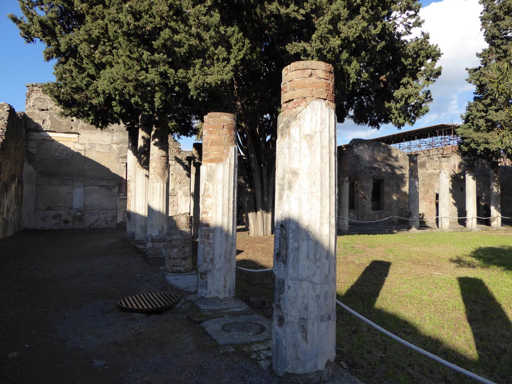 VI.12.2 Pompeii. January 2017. Looking north-east from west portico.
Foto Annette Haug, ERC Grant 681269 DÉCOR.

