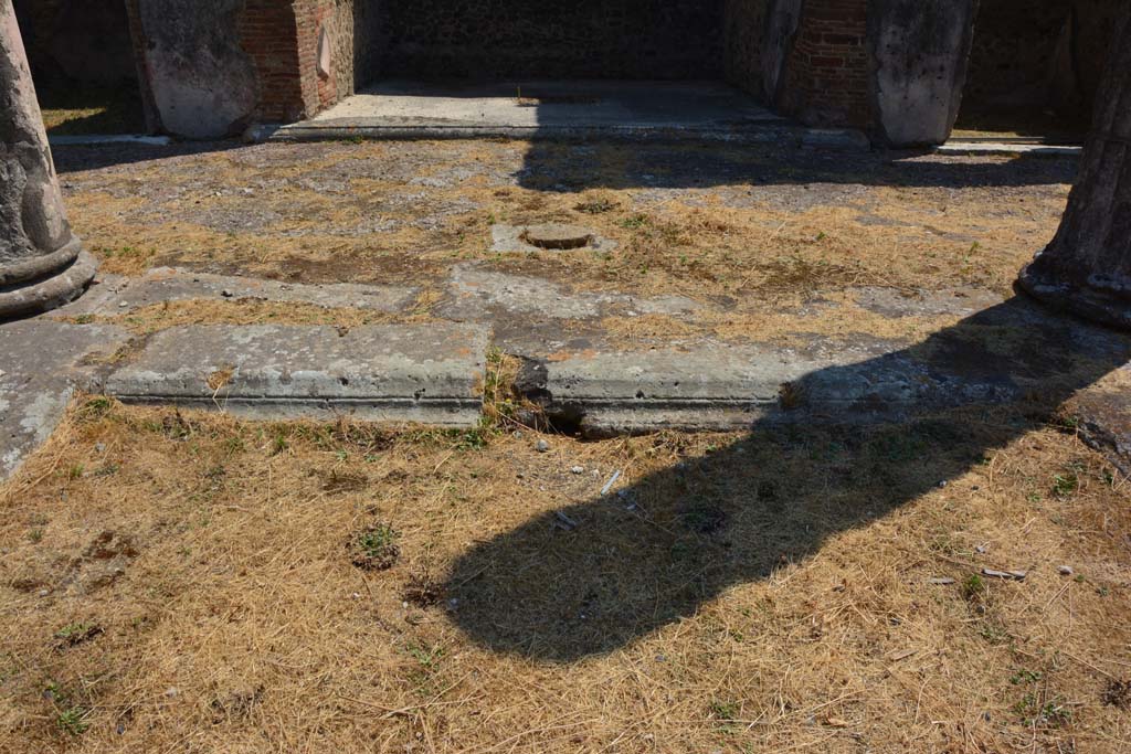 VI.12.5 Pompeii. 14th July 2017. Secondary Atrium 7, looking east from impluvium. 
Foto Annette Haug, ERC Grant 681269 DÉCOR.

